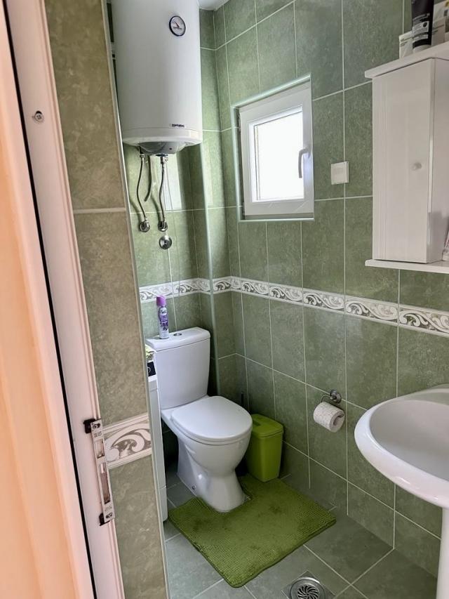 Three-storey house with two apartments in Utjeha, Montenegro - 120,000 euros