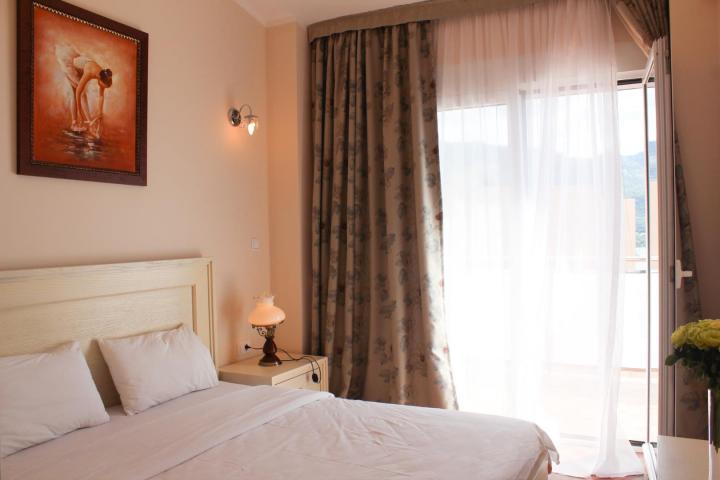 Hotel in Becici 17 apartments