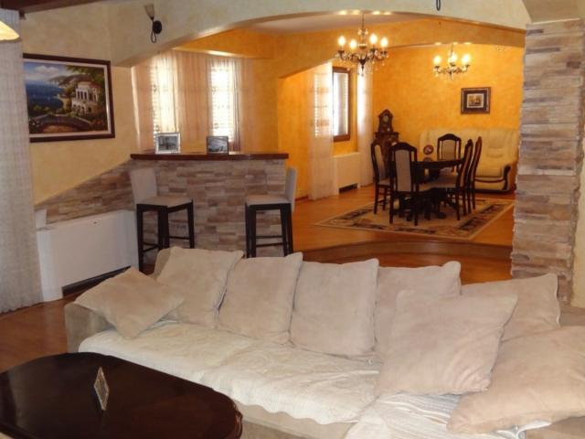 Villa in Shušanj, Bar, near the Adria Hotel, 500 meters from the sea