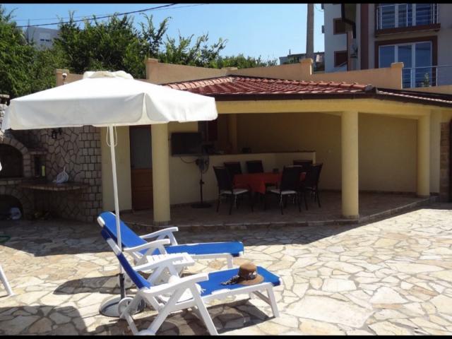 Villa in Shušanj, Bar, near the Adria Hotel, 500 meters from the sea