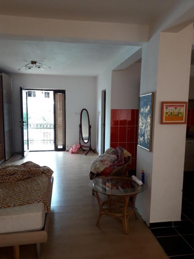 In the city of Bar, in the Shushan district, a large house is for sale. 