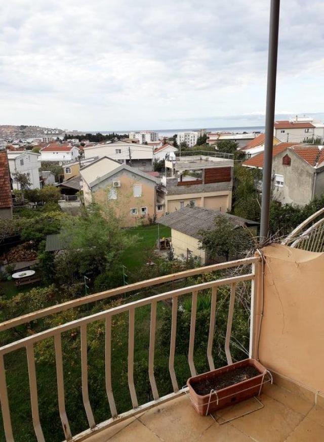 In the city of Bar, in the Shushan district, a large house is for sale. 