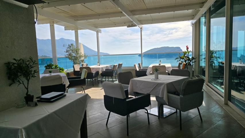 For sale luxury apartment in complex Tre Canne, Budva