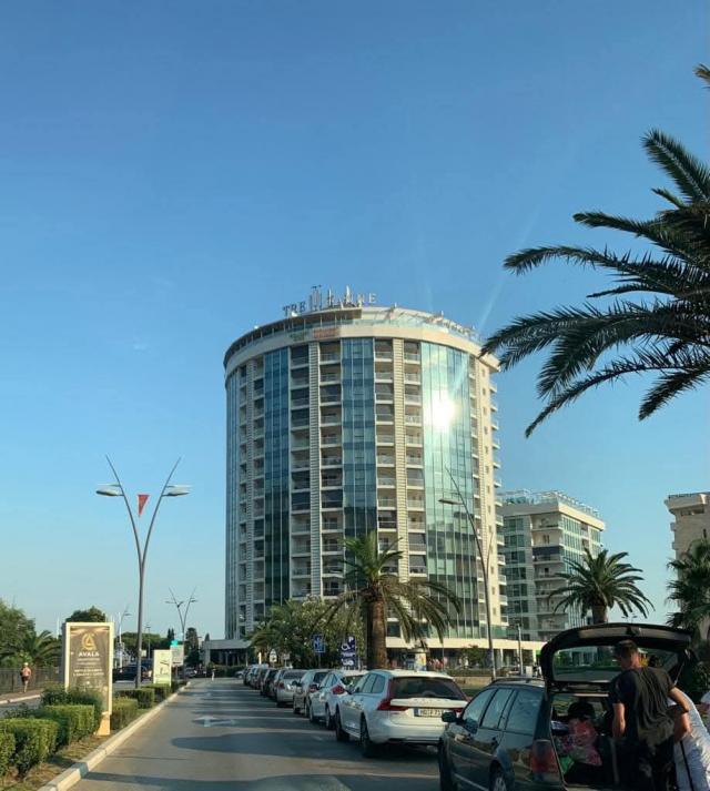 For sale luxury apartment in complex Tre Canne, Budva