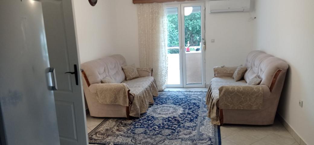 For sale a cozy house in Bar, Polje district. 