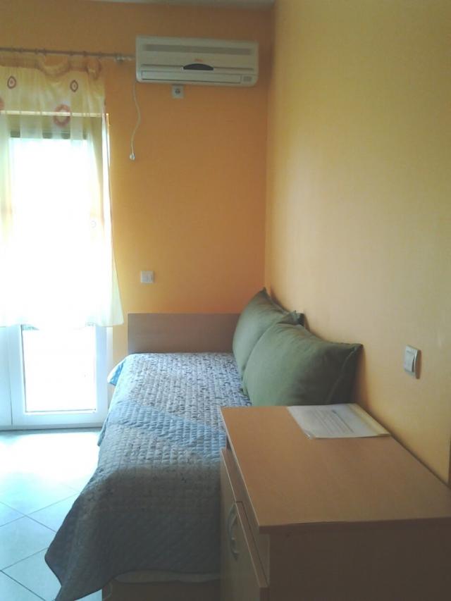 Three-storey house with apartments in Shushani, Bar