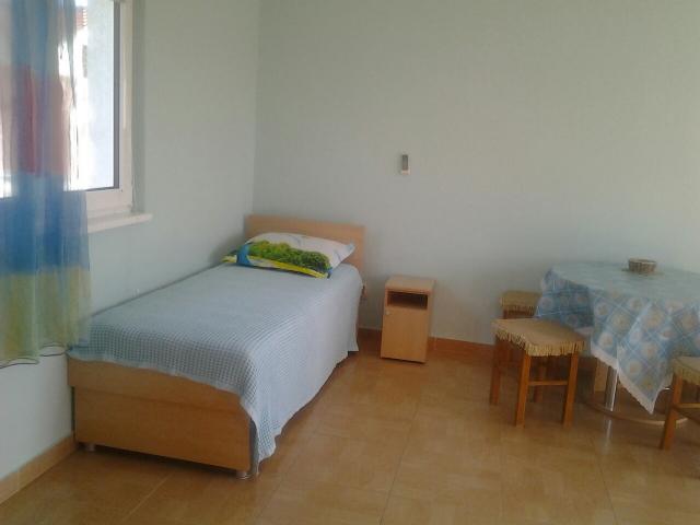 Three-storey house with apartments in Shushani, Bar