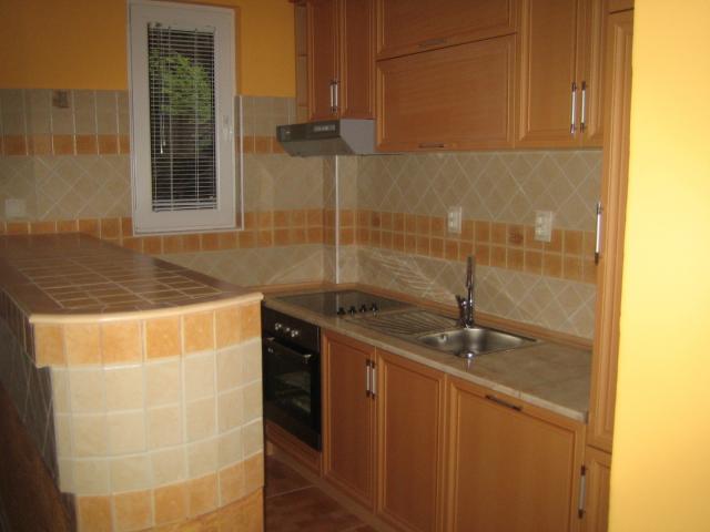 Three-storey house with apartments in Shushani, Bar