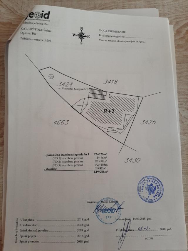 Three-storey house with apartments in Shushani, Bar