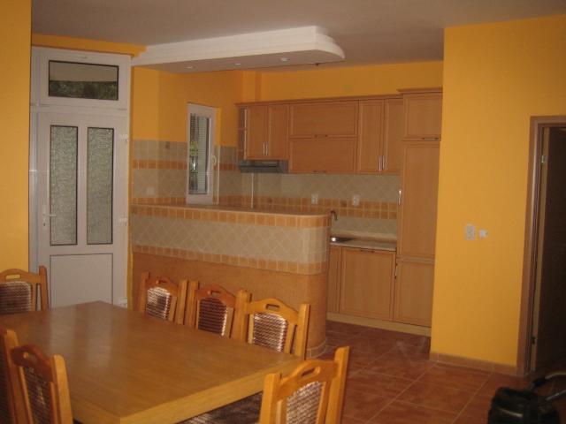 Three-storey house with apartments in Shushani, Bar