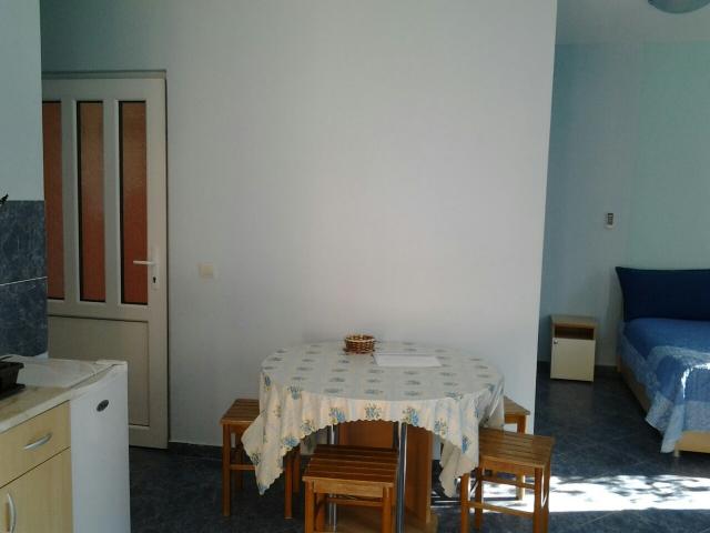 Three-storey house with apartments in Shushani, Bar