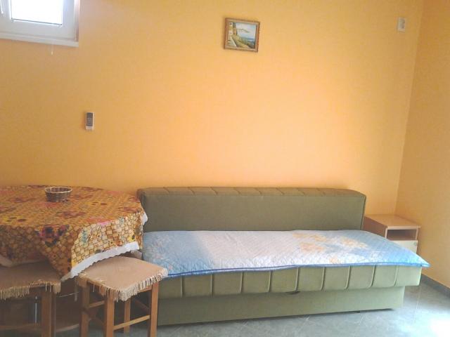 Three-storey house with apartments in Shushani, Bar