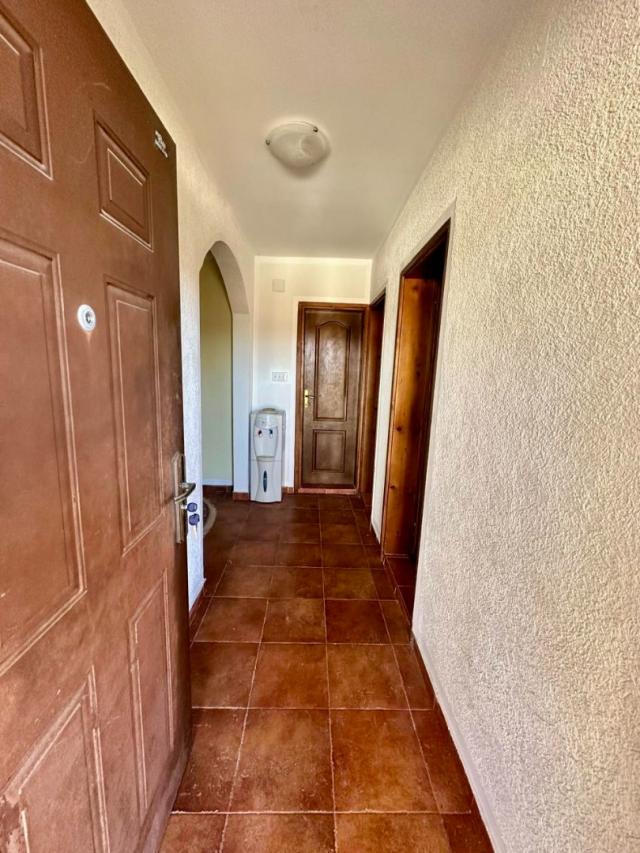 House in Sutomore with 2 apartments and sea views. 