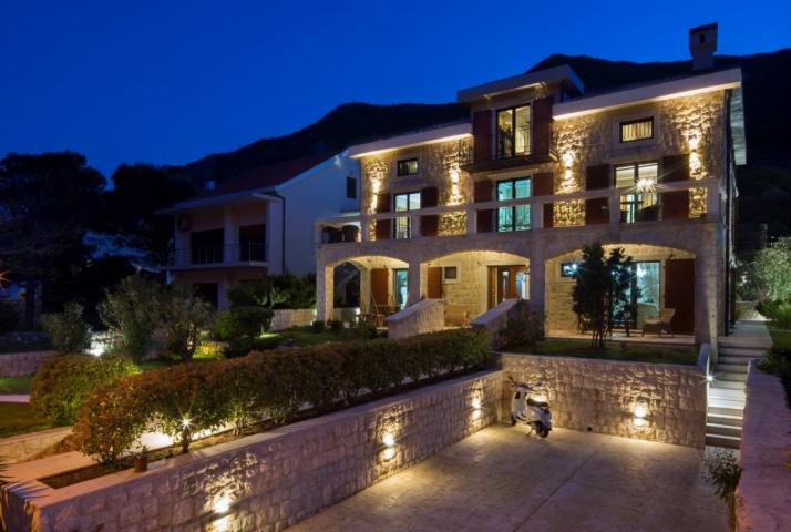 Kotor, Prcanj - villa with a plot, on the first line from the sea