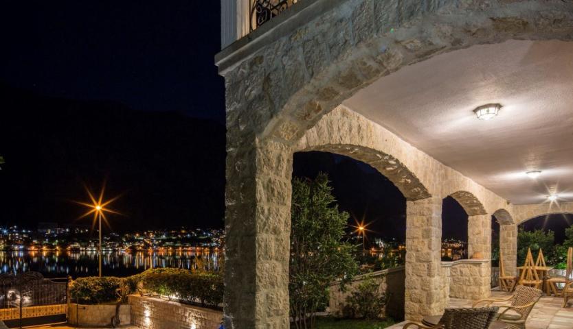 Kotor, Prcanj - villa with a plot, on the first line from the sea