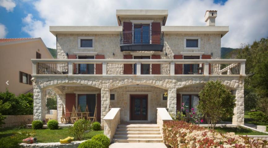 Kotor, Prcanj - villa with a plot, on the first line from the sea