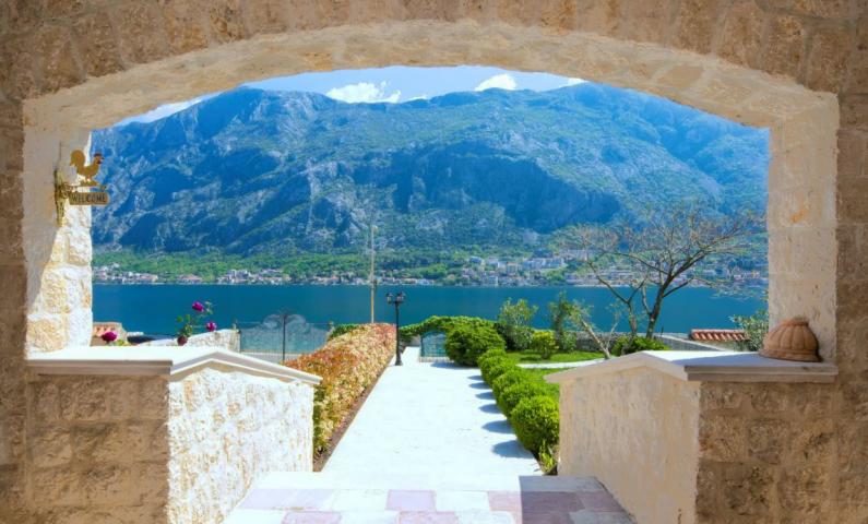 Kotor, Prcanj - villa with a plot, on the first line from the sea