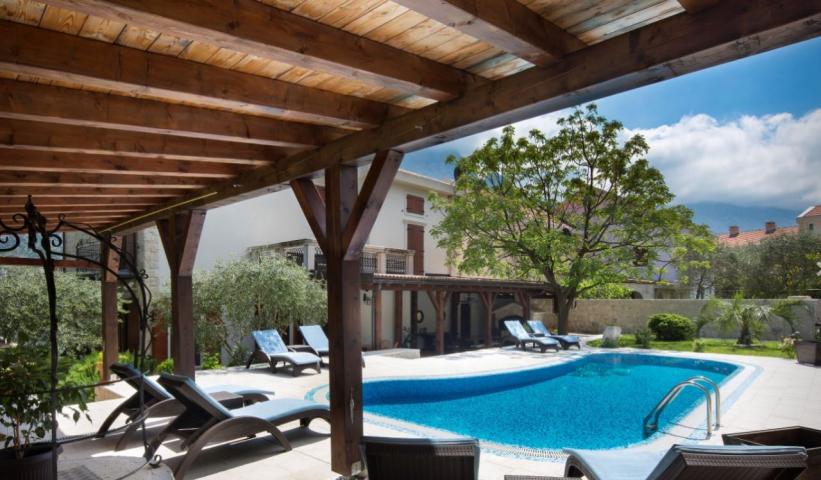 Kotor, Prcanj - villa with a plot, on the first line from the sea