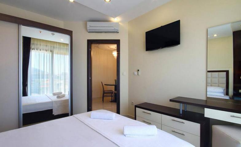 Luxury apartment with direct sea view in 4-star complex Shine, Becici (Budva)