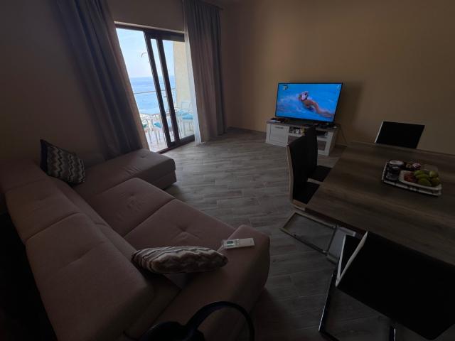 2 bedroom apartment with panoramic sea and mountain views in a new complex with a swimming pool in B
