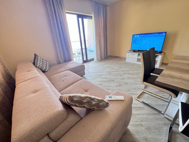 2 bedroom apartment with panoramic sea and mountain views in a new complex with a swimming pool in B