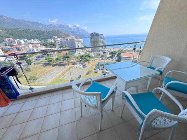 2 bedroom apartment with panoramic sea and mountain views in a new complex with a swimming pool in B