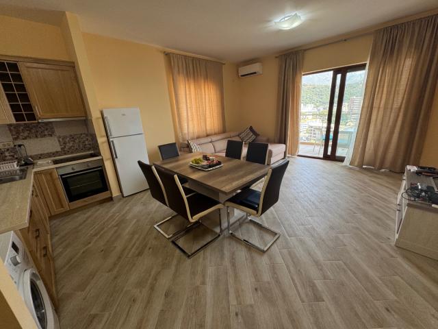 2 bedroom apartment with panoramic sea and mountain views in a new complex with a swimming pool in B