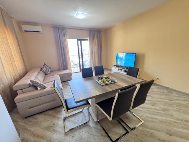 2 bedroom apartment with panoramic sea and mountain views in a new complex with a swimming pool in B