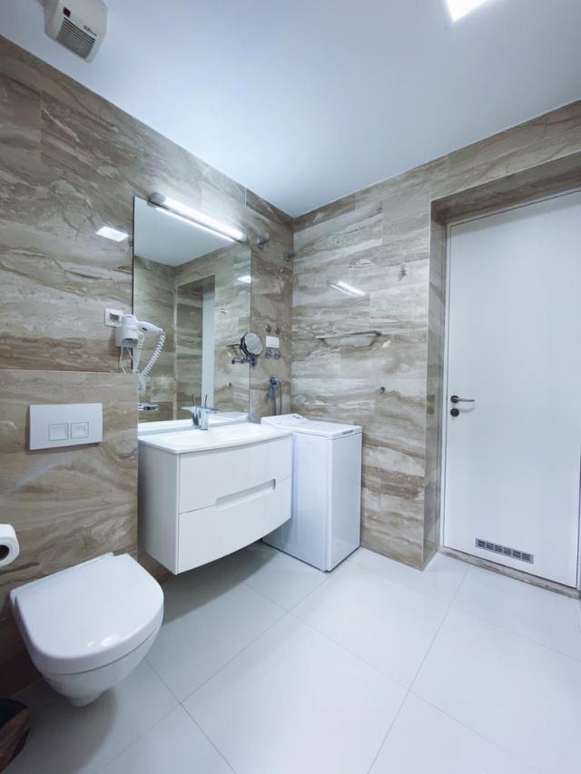Exclusive three-room apartment in the Tre Cannet building