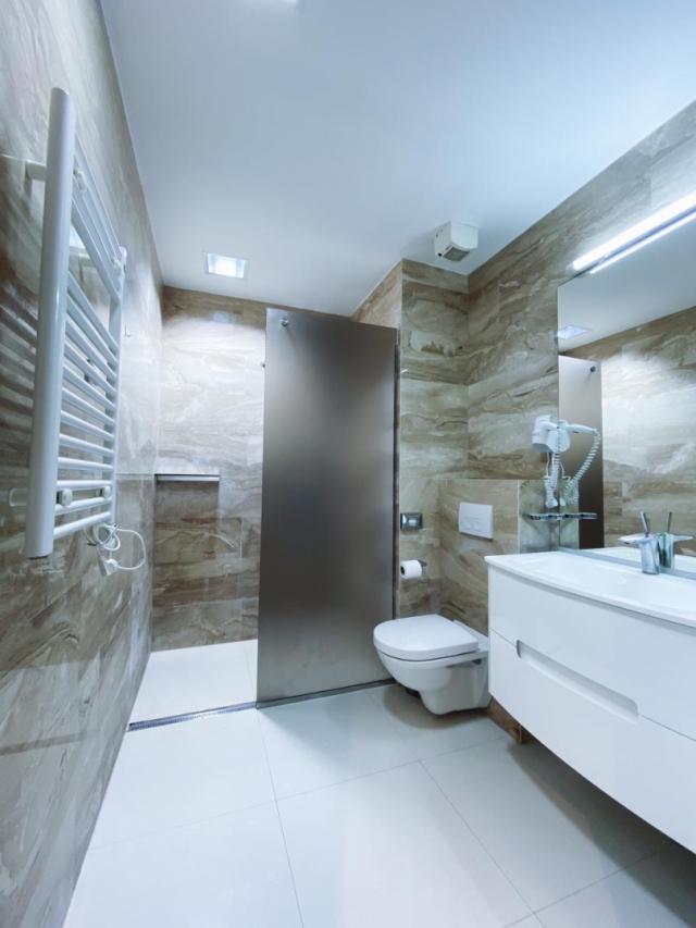 Exclusive three-room apartment in the Tre Cannet building
