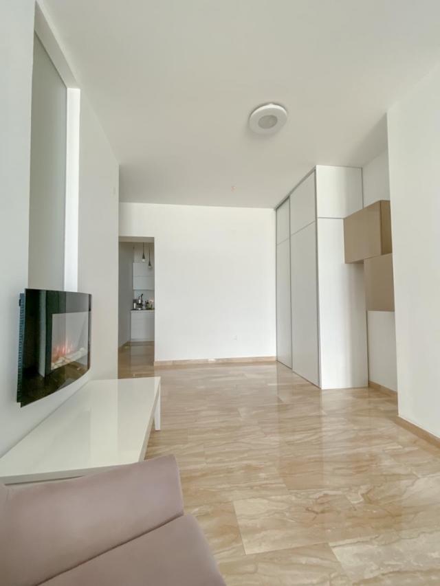 Exclusive three-room apartment in the Tre Cannet building