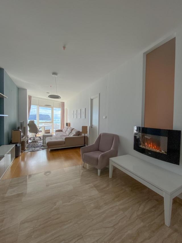 Exclusive three-room apartment in the Tre Cannet building
