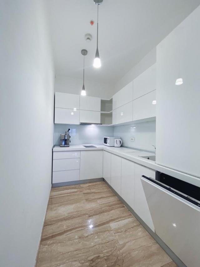 Exclusive three-room apartment in the Tre Cannet building