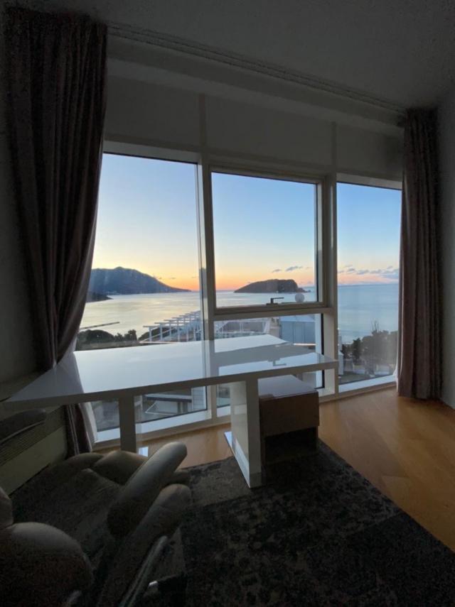 Exclusive three-room apartment in the Tre Cannet building