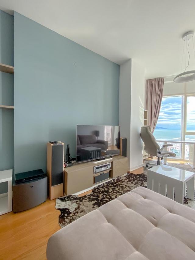 Exclusive three-room apartment in the Tre Cannet building