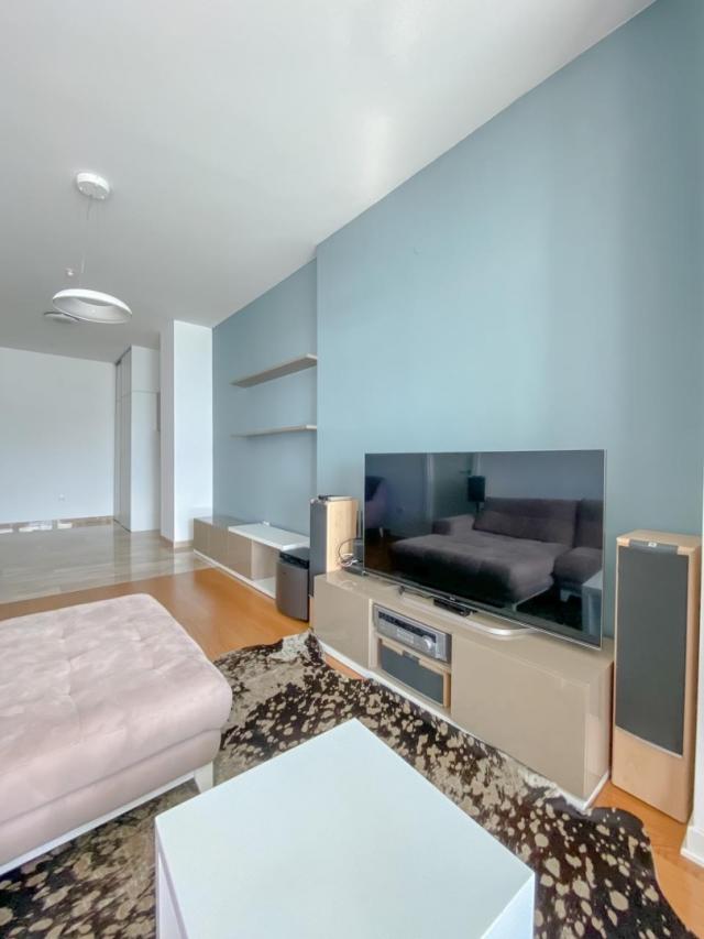 Exclusive three-room apartment in the Tre Cannet building