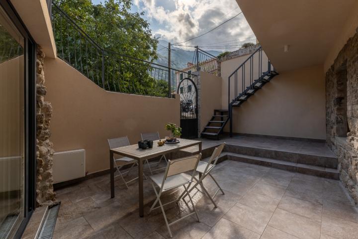 House for sale in Škaljari, Bay of Kotor!
