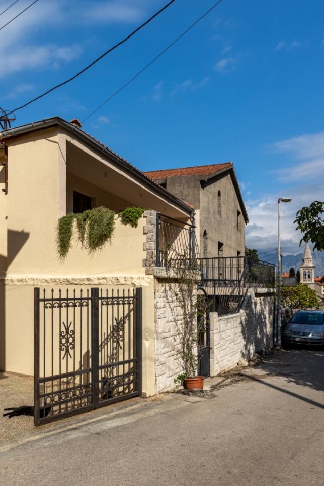 House for sale in Škaljari, Bay of Kotor!