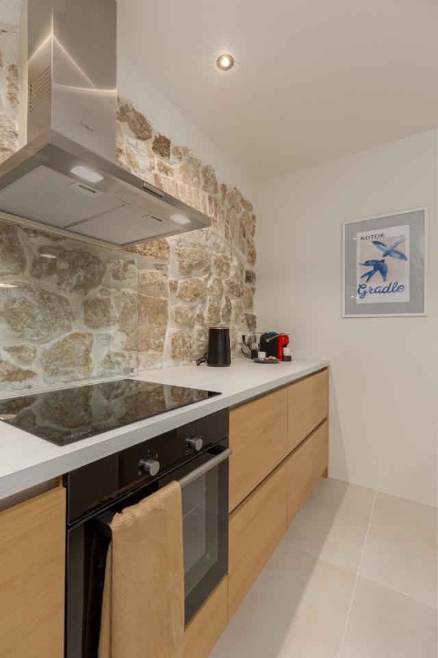 House for sale in Škaljari, Bay of Kotor!