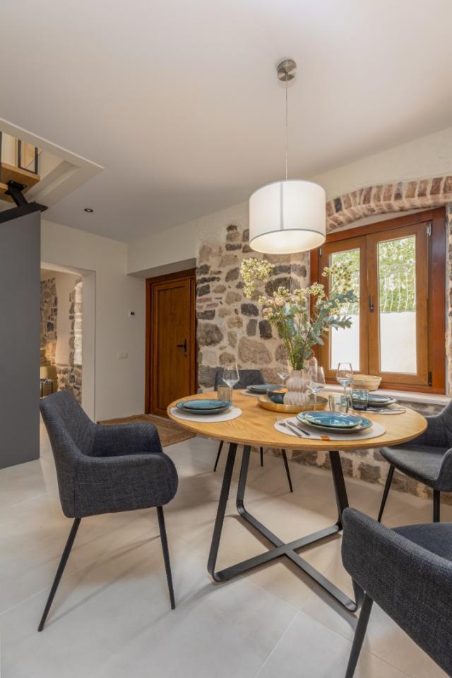 House for sale in Škaljari, Bay of Kotor!