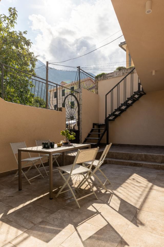 House for sale in Škaljari, Bay of Kotor!