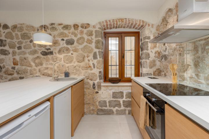 House for sale in Škaljari, Bay of Kotor!