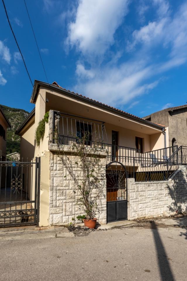 House for sale in Škaljari, Bay of Kotor!