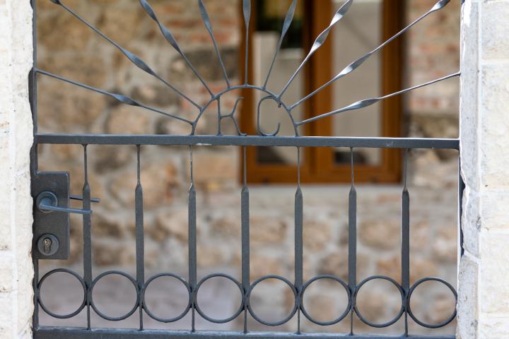 House for sale in Škaljari, Bay of Kotor!