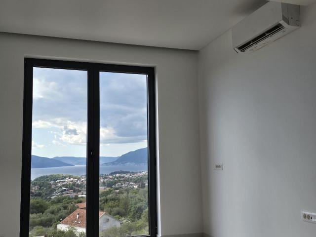 Townhouses in a gated complex in Tivat (Kavač)