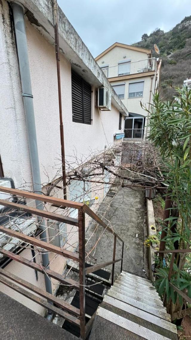 House in Budva, Podkašljun area