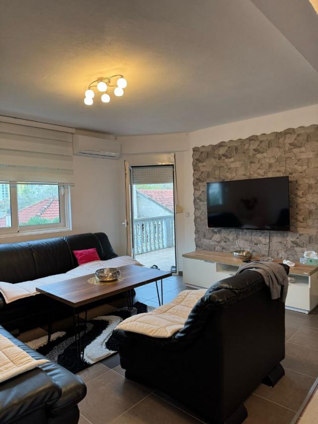 For sale spacious house in the area of Green Market, Bar