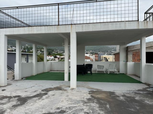 Spacious house and apartments for rent in Sutomore. 