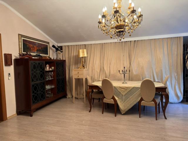 Bar, Shushan. Three-story house with a garden and sea views. €365,000