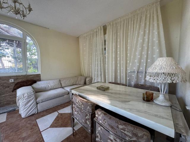 Bar, Shushan. Three-story house with a garden and sea views. €365,000